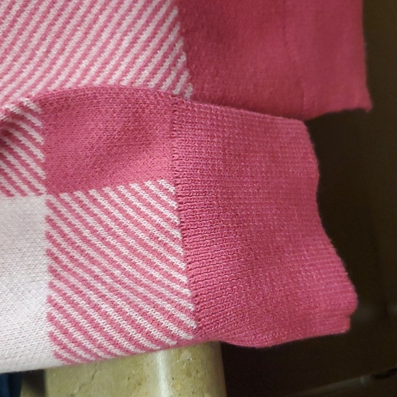 NEW! Belle by Kim Gravel pink plaid color block sweater. Never worn. Medium. - Picture 3 of 6